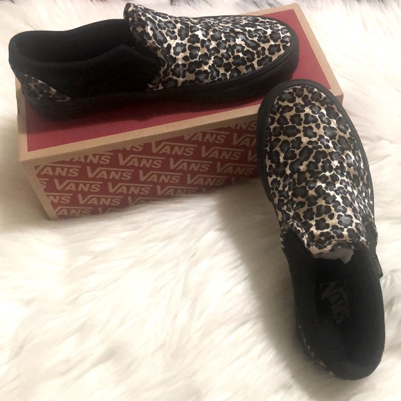 Women’s Vans Asher Velvet sz 8.5 Black Cheetah